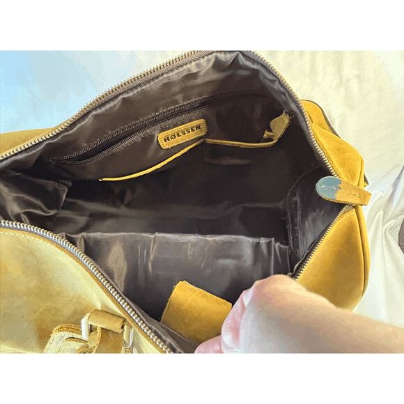 Holssen Tan Leather Travel/Weekend Midsize Bag, Shoulder Strap, Zipper Closure - Picture 3 of 8